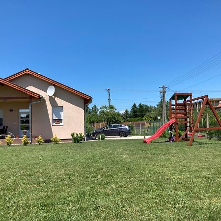 Konrad Apartman Villa Balatonmáriafürdő Buitenkant foto