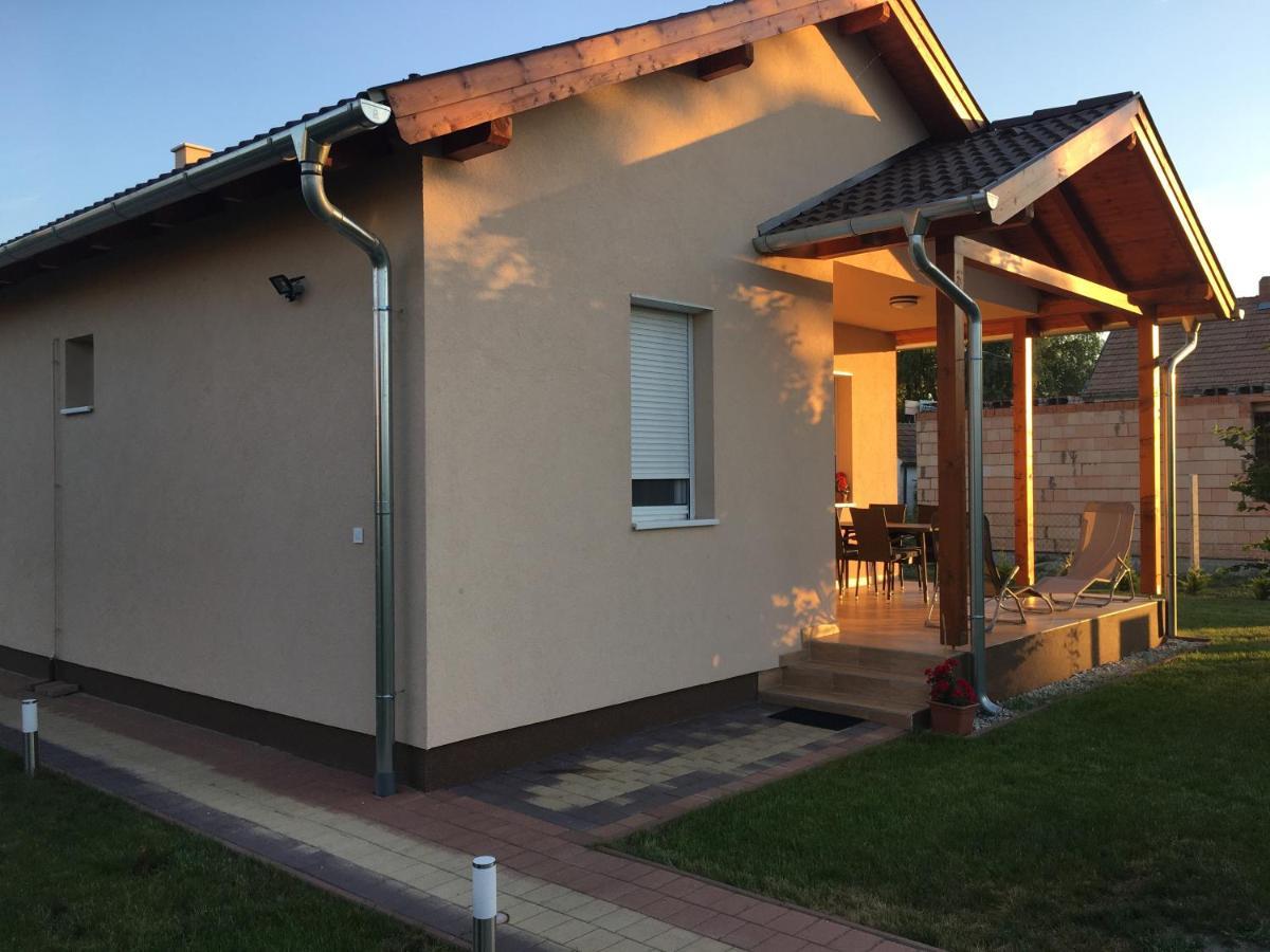 Konrad Apartman Villa Balatonmáriafürdő Buitenkant foto