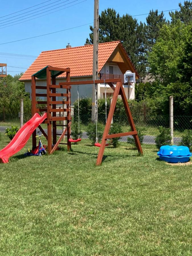 Konrad Apartman Villa Balatonmáriafürdő Buitenkant foto