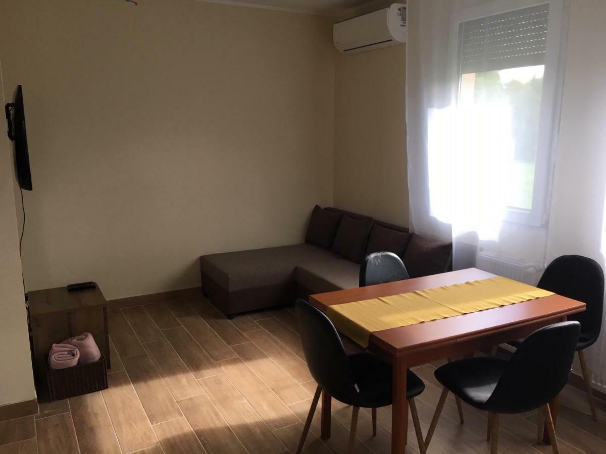 Konrad Apartman Villa Balatonmáriafürdő Buitenkant foto
