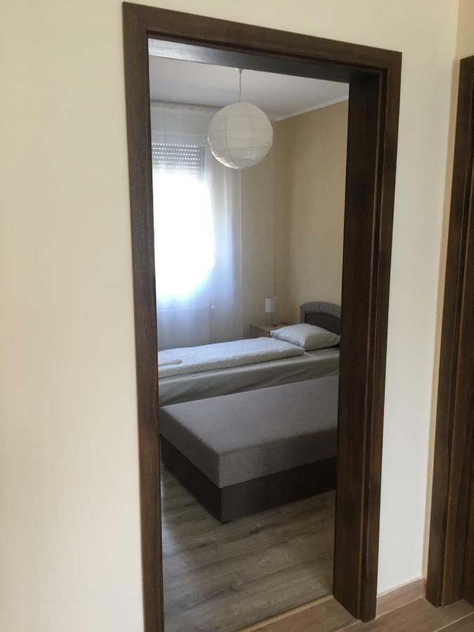 Konrad Apartman Villa Balatonmáriafürdő Buitenkant foto